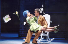 Hoffmann (Edward Randall) mit Olympia (Jana Buechner)