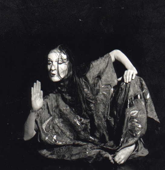 Arila Siegert in Mary Wigmans "Hexentanz"-Choreografie